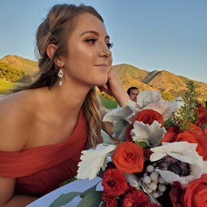 Meet your Posher, Adia